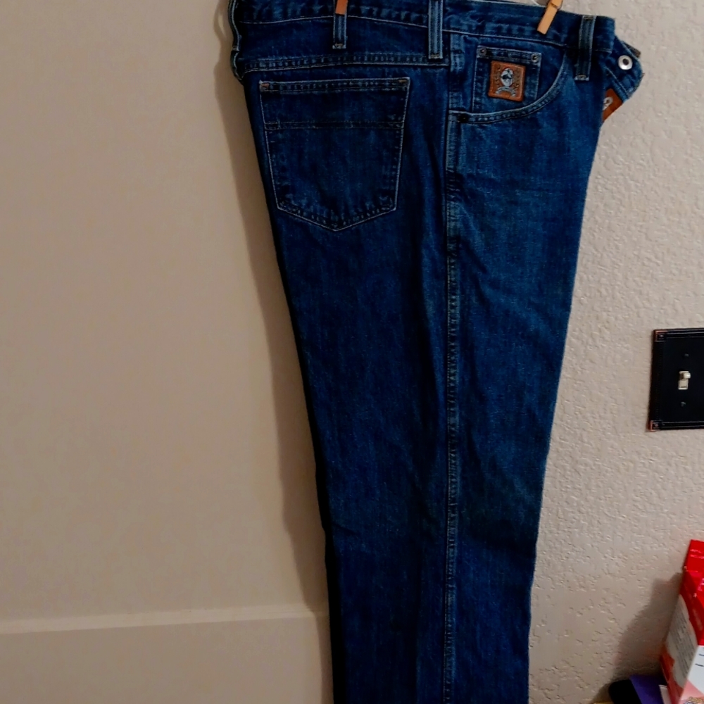 Cinch size is 35 waist 32 leght
